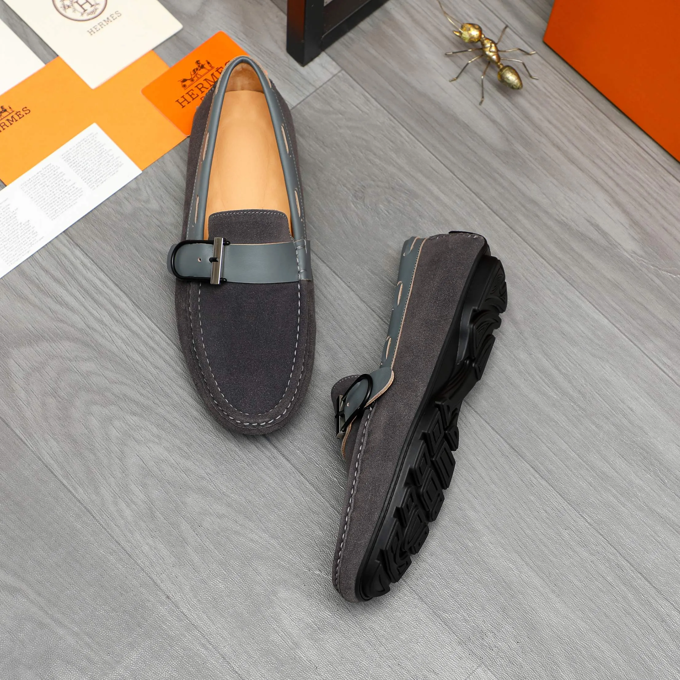 P380 Product trademark: HERMES "Hermes" casual slip-on men's shoes Regular size: 38-44 Product material: Selected frosted cowhide upper, pigskin lining, rubber outsole